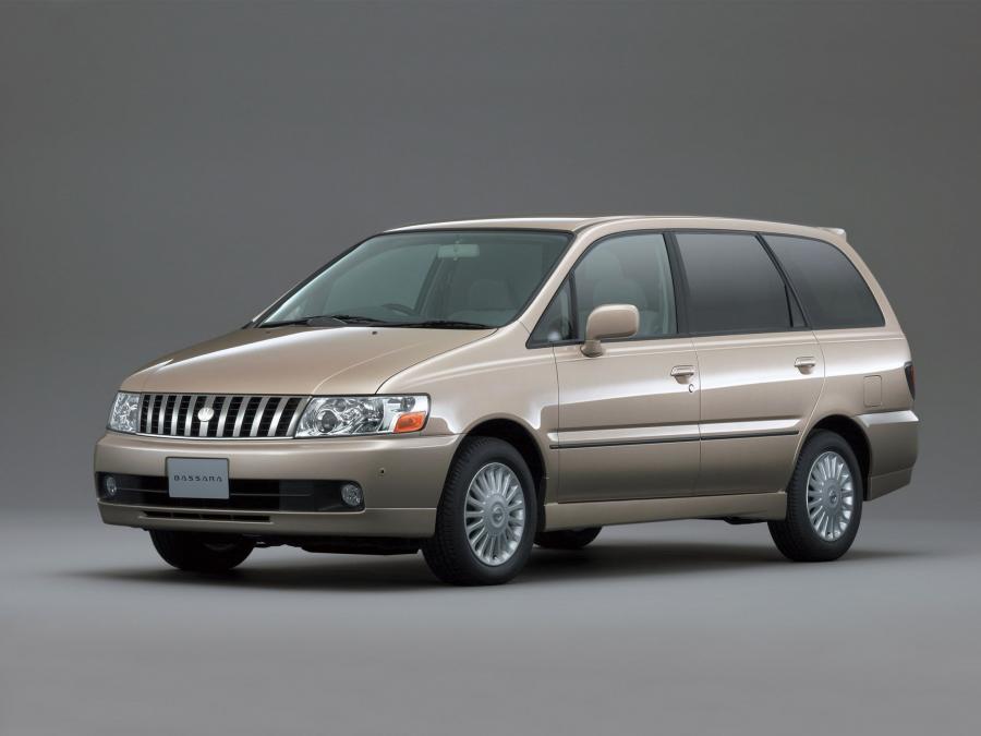 Nissan Bassara '2001